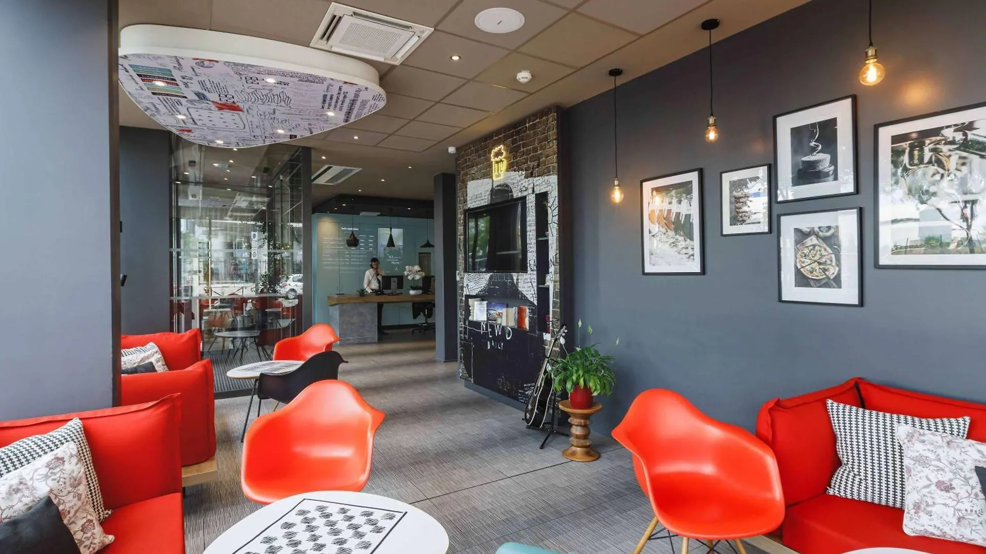 宜必思酒店-里昂丝绸广场 沃昂夫兰 3*,  法国