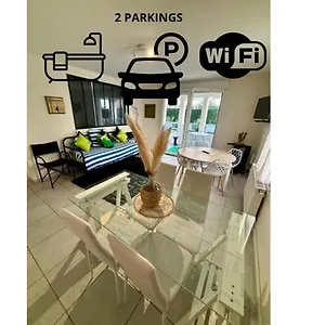 3 Chambres, Metro Tram A 50 M, Double Parking Prive ! Appartement