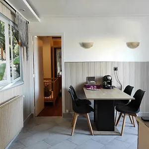 Entier Agreable Et Accueillant Hébergement de vacances