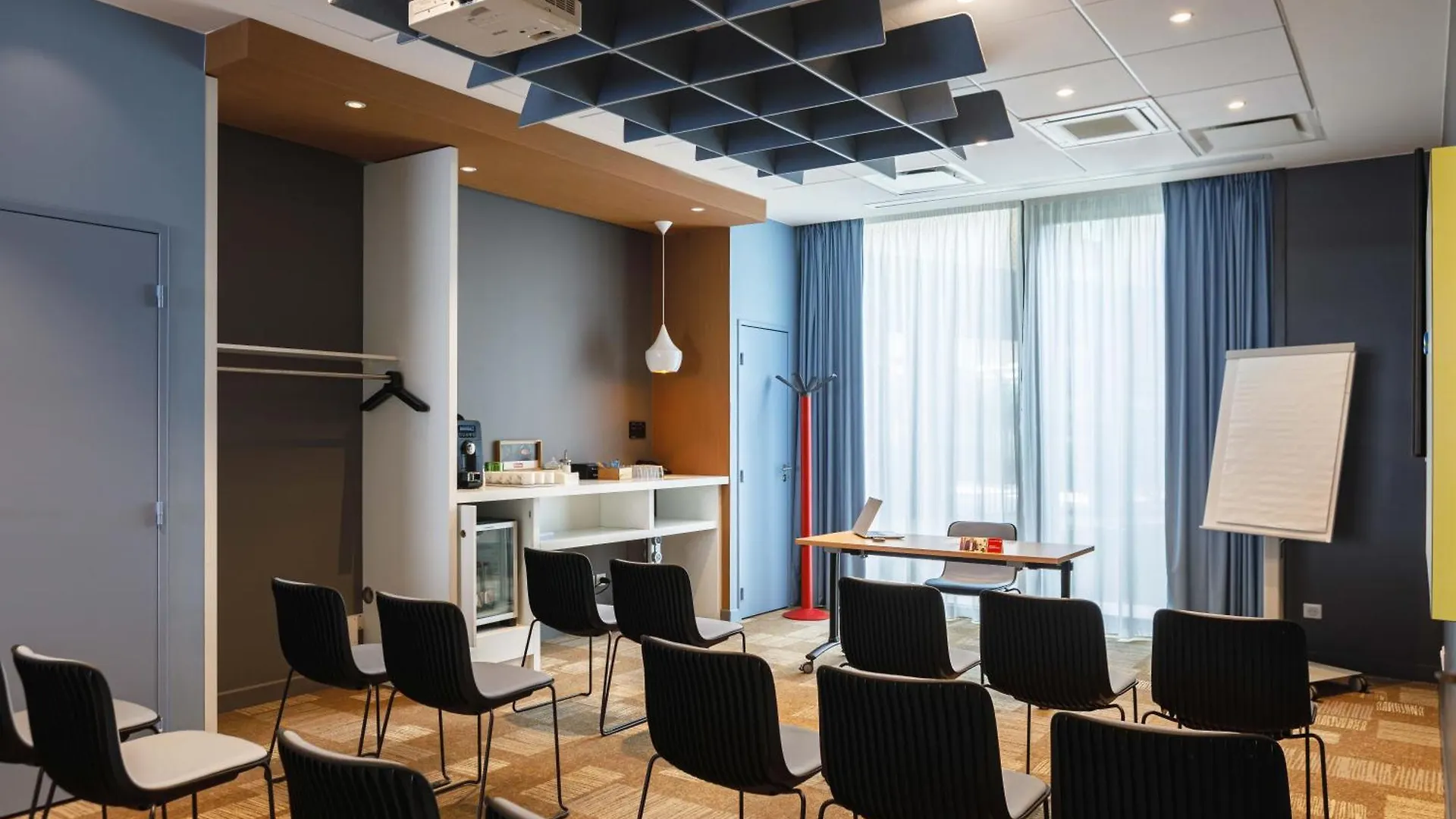 Hotel ibis Lyon Carre De Soie à Vaulx-en-Velin 3*,