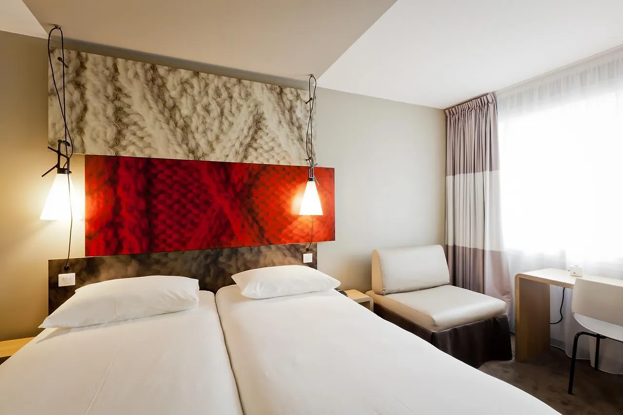 Hotel ibis Lyon Carre De Soie à Vaulx-en-Velin France